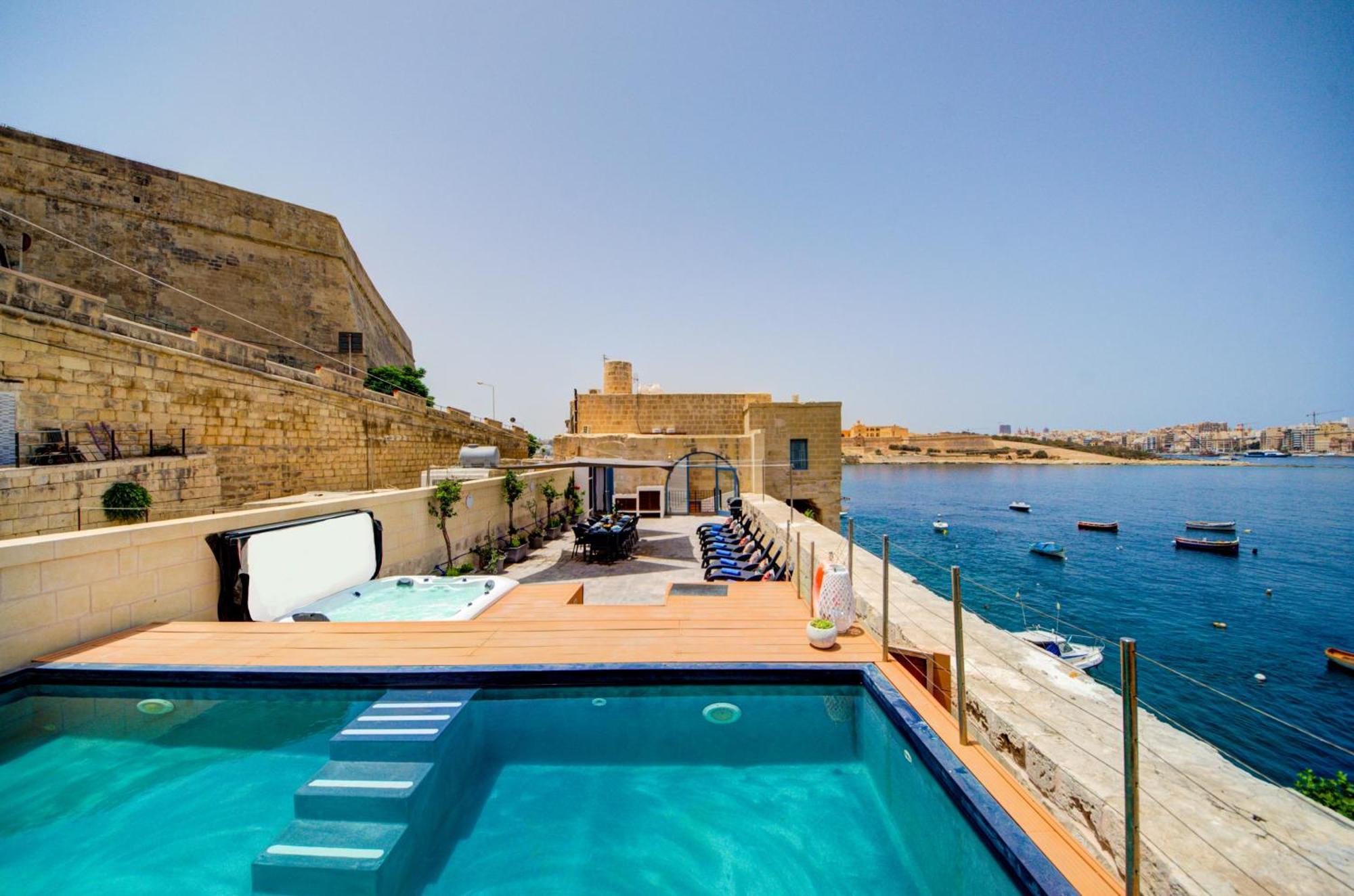 Valletta Waterfront Villa With Pool And Jacuzzi 外观 照片