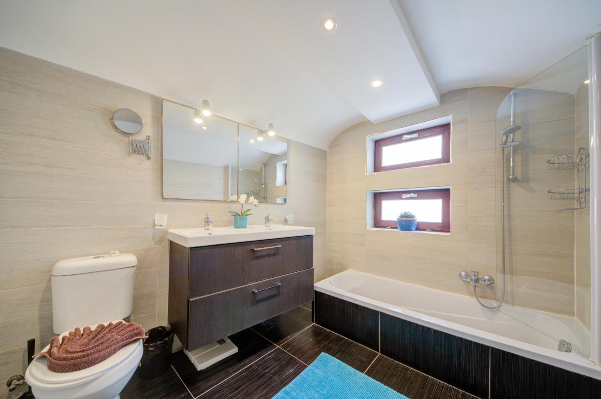 Valletta Waterfront Villa With Pool And Jacuzzi 外观 照片