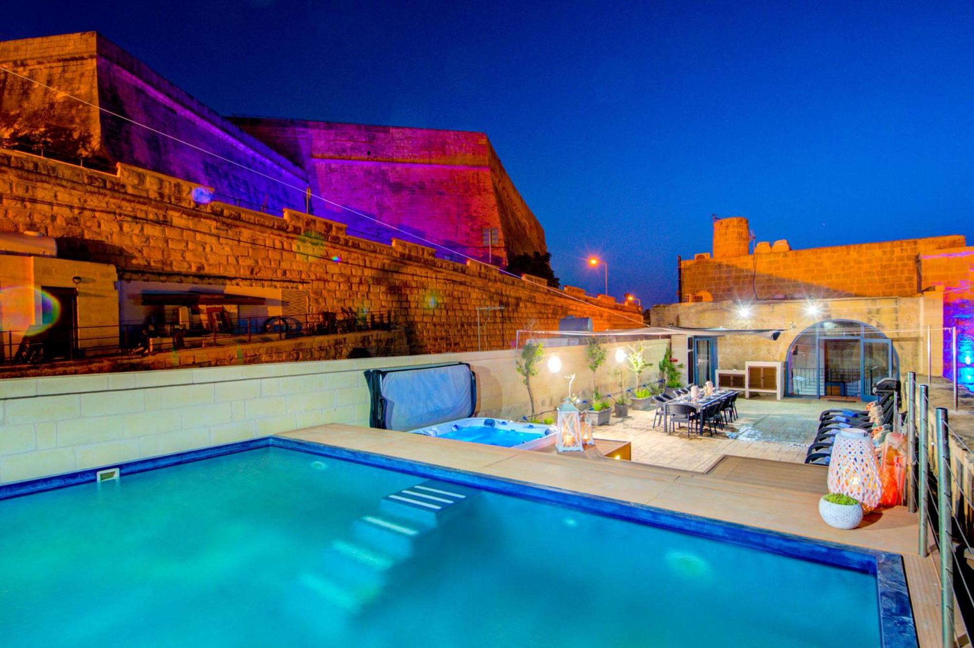Valletta Waterfront Villa With Pool And Jacuzzi 外观 照片