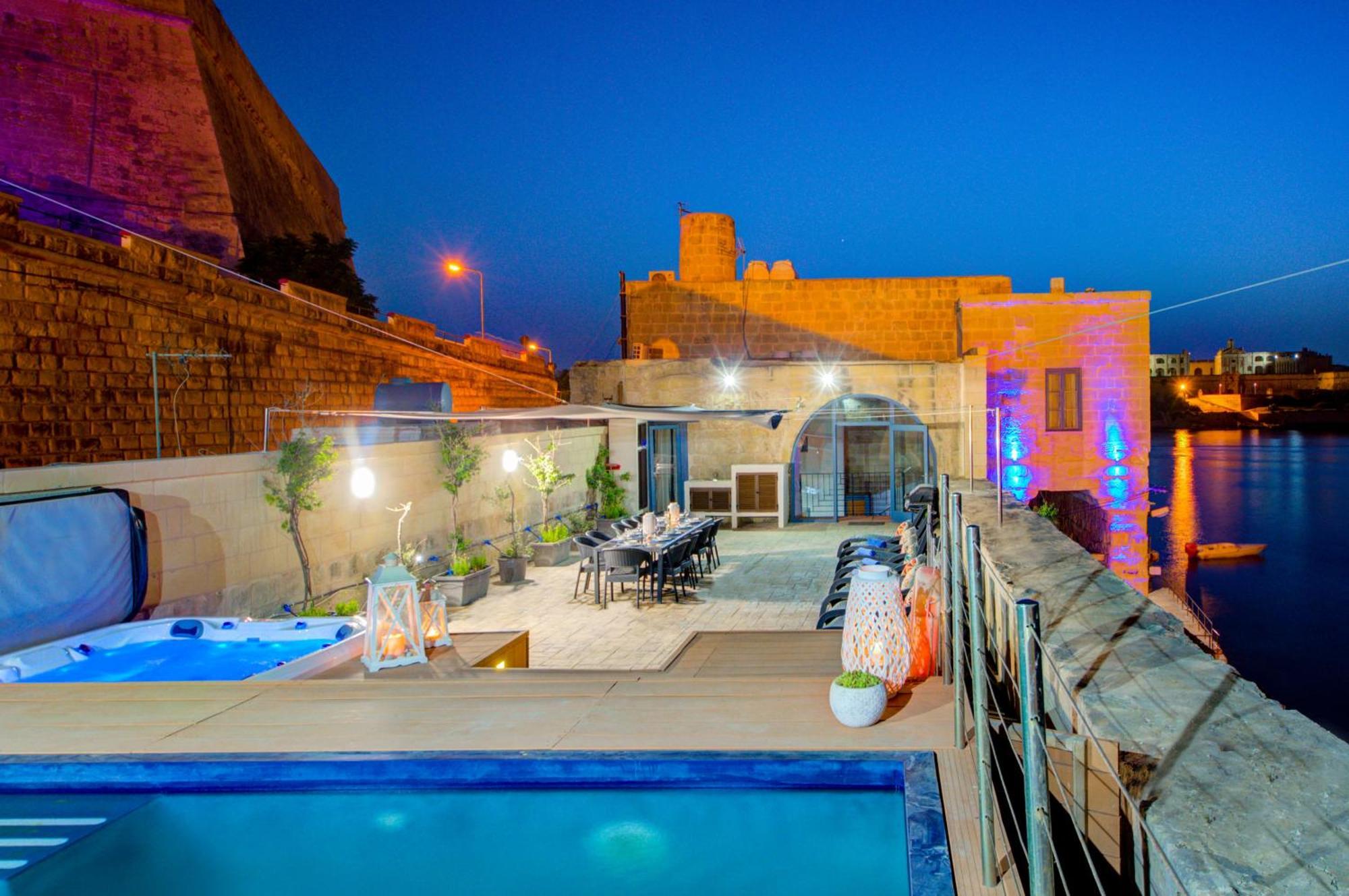 Valletta Waterfront Villa With Pool And Jacuzzi 外观 照片