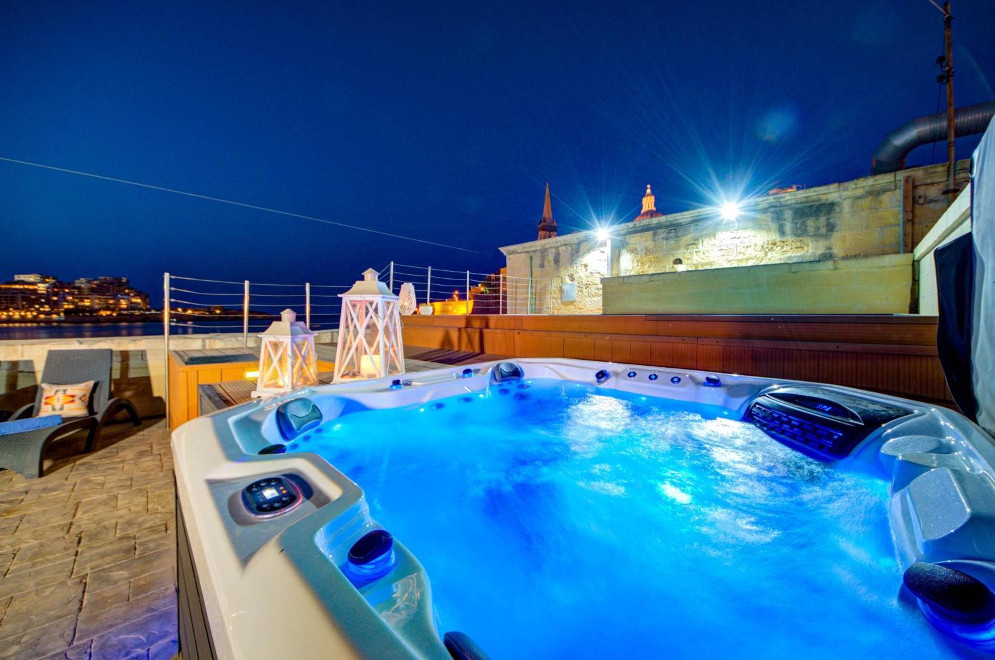 Valletta Waterfront Villa With Pool And Jacuzzi 外观 照片