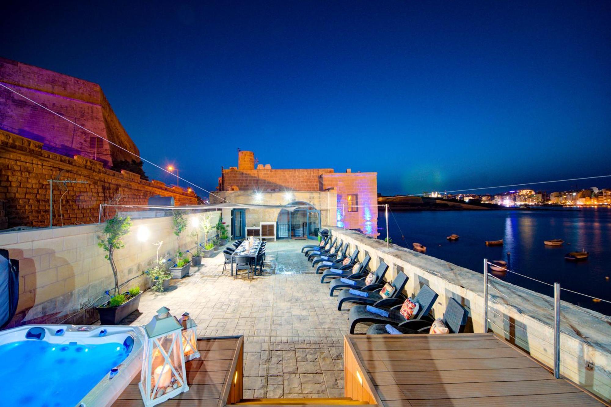 Valletta Waterfront Villa With Pool And Jacuzzi 外观 照片