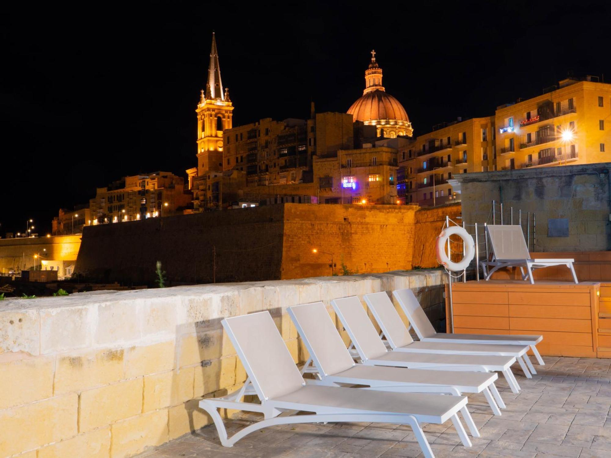 Valletta Waterfront Villa With Pool And Jacuzzi 外观 照片